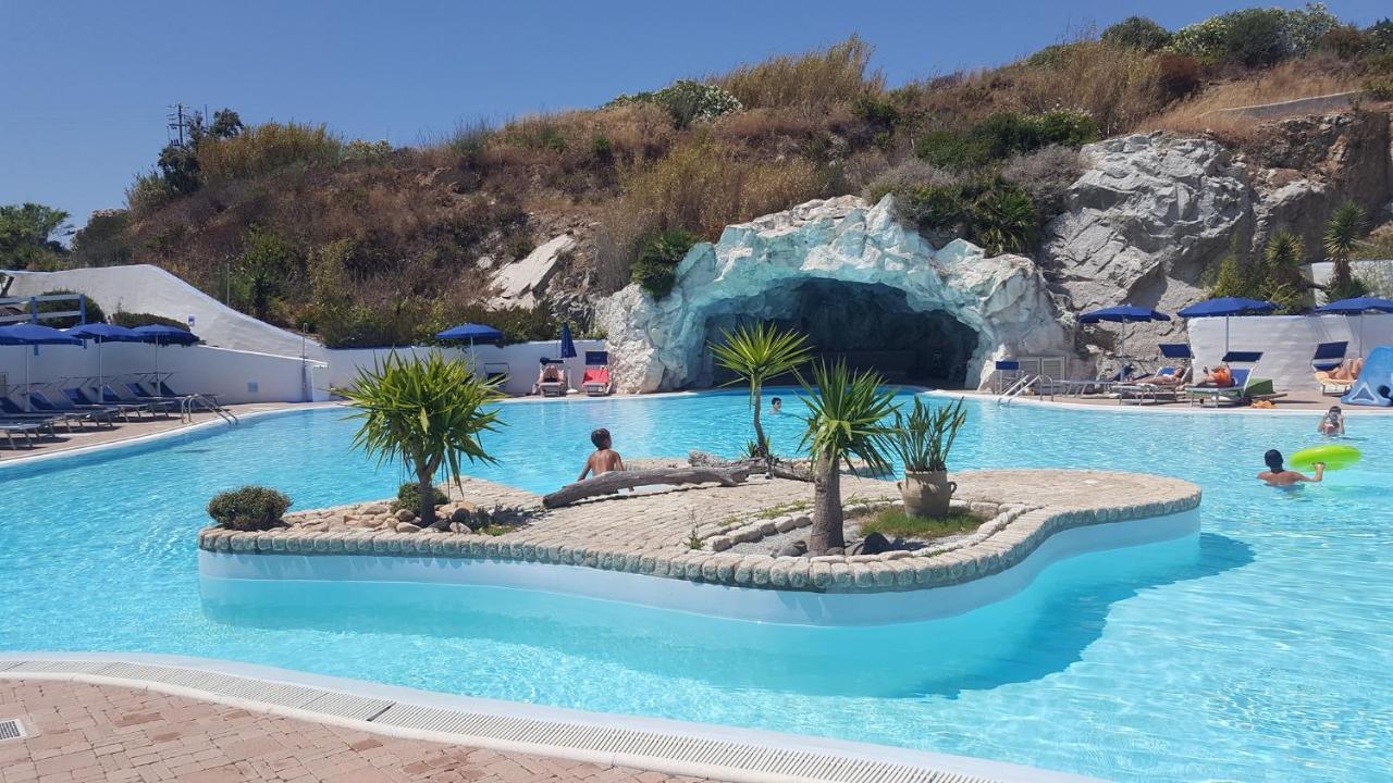 Perla Del Porto Apartments Santa Teresa Gallura Exterior foto